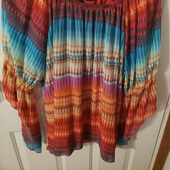 NEW Directions Bright hankercheif sleeve top - Picture 3 of 8